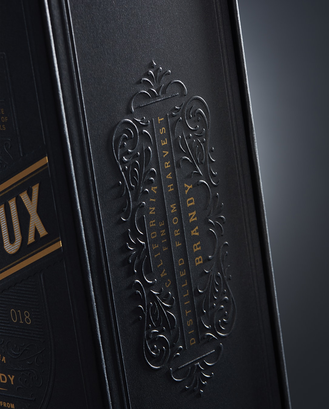 Bertoux Brandy - spirits bottle gift box detail